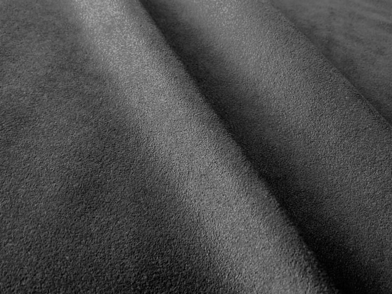 画像2: 【155cm×4〜6M単位】最上級 スエード調生地 人工皮革 日本製 【グレーブラック 伸縮性 やや薄手】（アウトレット） (2)