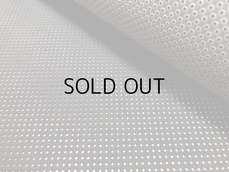 画像3: 【135cm×5M単位】最上級 スエード調生地 人工皮革 日本製 【黒 四角穴パンチング 貫通】[まとめ買い割引]（アウトレット） (3)