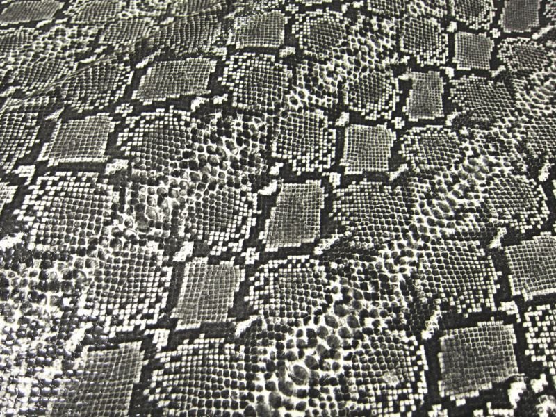 画像4: ヘビ革 合皮レザー生地【メタリックパイソン グレー】 (4)