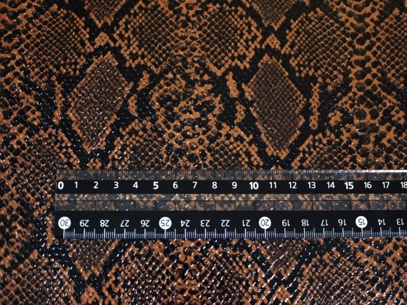 画像6: ヘビ革 合皮レザー生地【メタリックパイソン こげ茶】※廃番予定※ (6)