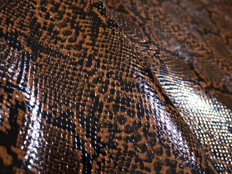 画像3: ヘビ革 合皮レザー生地【メタリックパイソン こげ茶】※廃番予定※ (3)