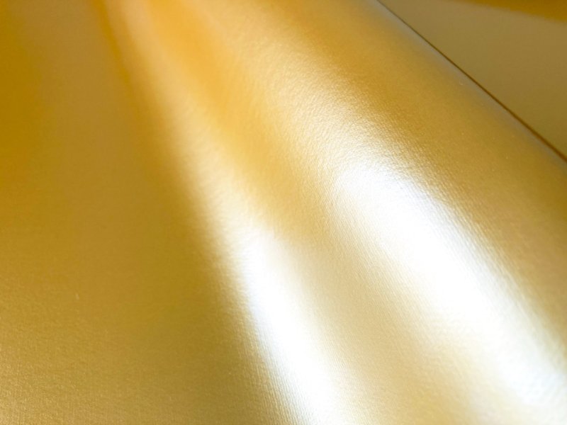 画像2: 合皮レザー生地 革調 エナメル 難燃【ゴールド】 (2)
