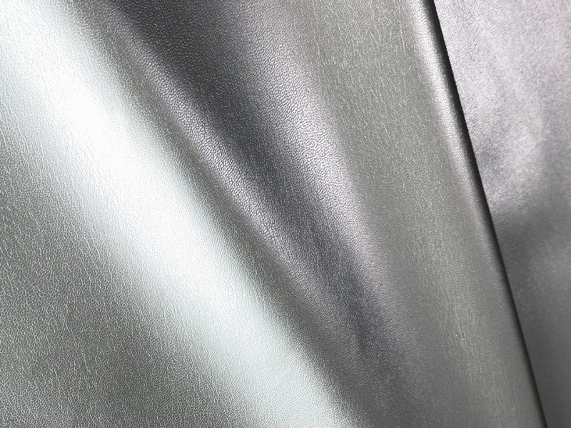 画像2: ※難あり※合皮レザー生地【薄手 シルバー ツヤあり】95×80cm (2)