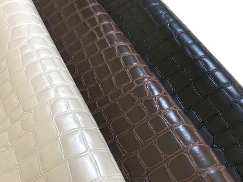 画像7: ワニ革 合皮レザー生地 難燃【大クロコダイル 黒 ツヤふつう】 (7)