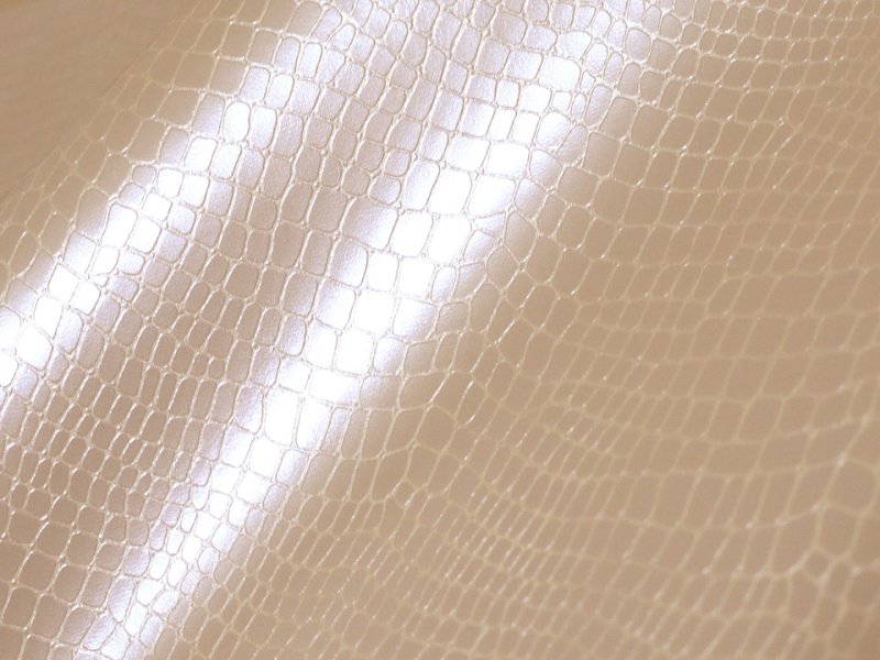 画像4: [最終在庫] 光沢ワニ革 合皮レザー生地【ベーシック パールベージュ】 (4)