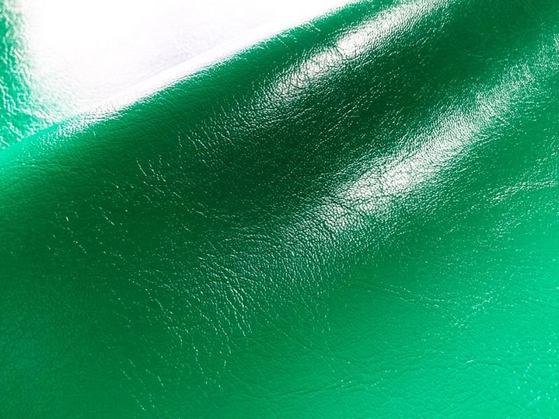 画像2: 合皮レザー生地 原色系 無地 難燃【ツヤあり 緑】 (2)