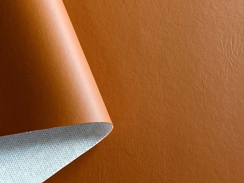 画像3: [巾122] 合皮レザー生地 難燃 耐光 無地【マット調ツヤなし 茶】 (3)
