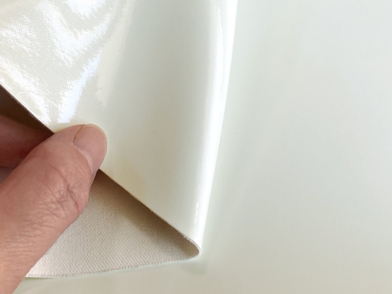 画像5: 蓄光 エナメル調 合皮レザー生地【白】 (5)