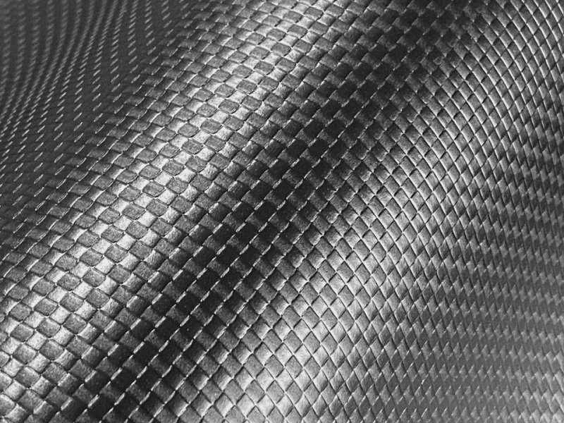 画像1: [巾60] 滑りにくい！ 合皮レザー生地 エンボス 難燃 伸縮【耐候性 細かい格子柄 黒】 (1)