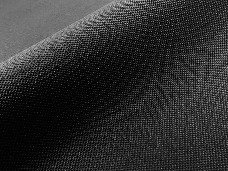 画像2: [巾122] ざらざら滑りにくい！ 合皮レザー生地 難燃 伸縮【耐候性 黒】 (2)