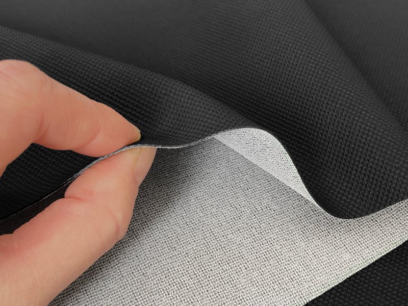 画像9: [巾122] ざらざら滑りにくい！ 合皮レザー生地 難燃 伸縮【耐候性 黒】 (9)