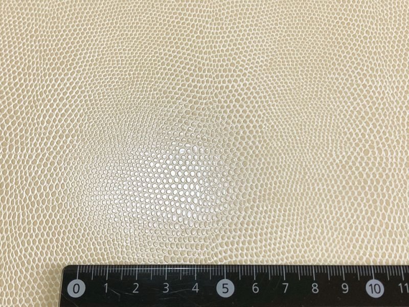 画像7: 【特価】トカゲ革 合皮レザー生地 エンボス【リザード ベージュ】 ※廃番予定※ (7)