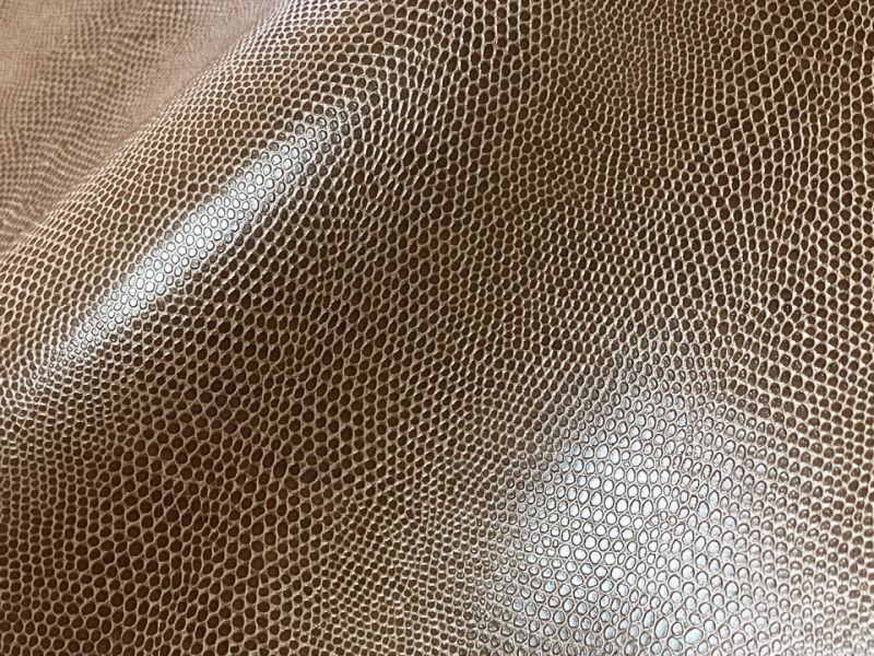 画像4: 【特価】トカゲ革 合皮レザー生地 エンボス【リザード 茶色】 ※廃番予定※ (4)