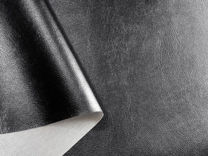 画像3: 合皮レザー生地 メタリック 金属光沢調 難燃【メタブラック】 (3)