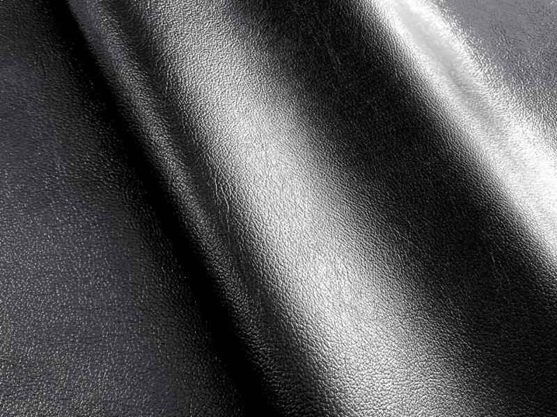 画像4: 合皮レザー生地 メタリック 金属光沢調 難燃【メタブラック】 (4)
