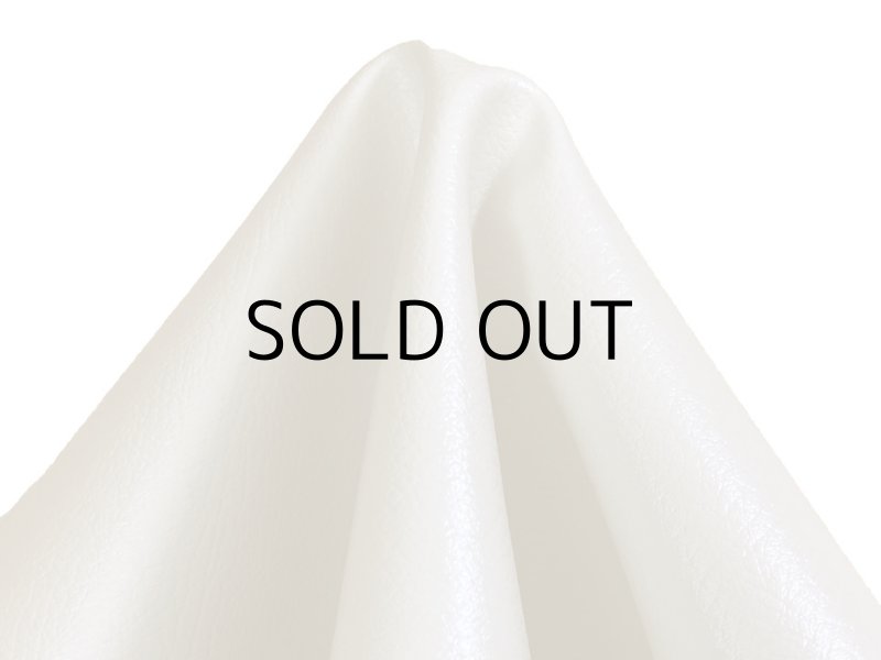 画像4: ※難あり※貼るレザー（接着シール）合皮生地【難燃 広幅 オフ白】 135×80cm (4)