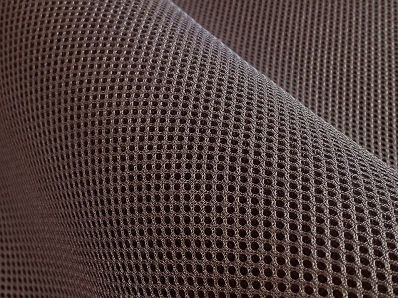 画像2: 【145×50cm単位】ダブルラッセル メッシュ ソフト 3層構造 生地【こげ茶】 (2)