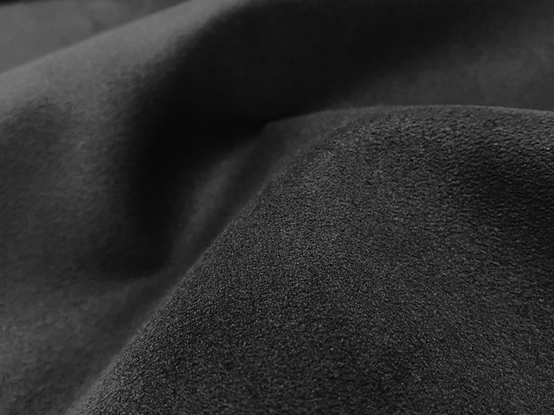 画像4: 【150×50cm単位】最高級 スエード調生地 人工皮革 無地 日本製 【黒】（アウトレット） (4)