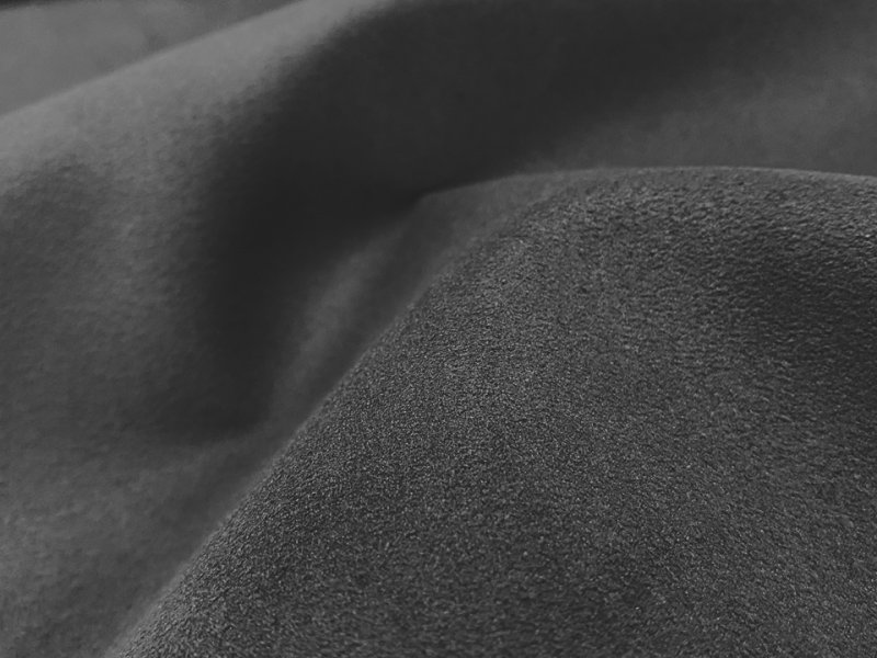 画像4: 【150×50cm単位】最高級 スエード調生地 人工皮革 無地 日本製 【グレーブラック】（アウトレット） (4)