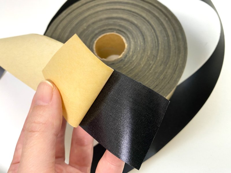 画像2: ■在庫処分■【宅配便送料無料】合皮接着テープ 黒【巾44mm×45M巻き】 (2)