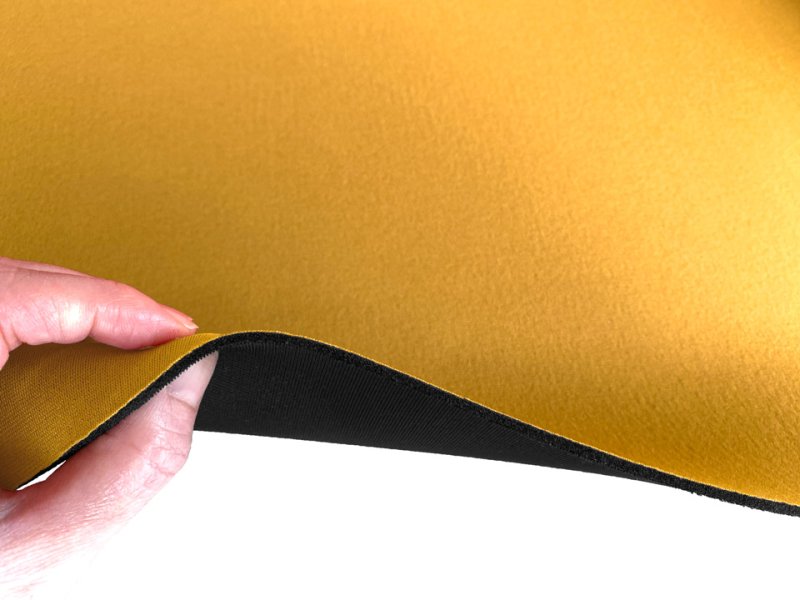 画像6: 【120×50cm単位】ウェットスーツ風 カラフル ウレタンシート 弾力 やや薄手 生地【黄色/黒】 (6)