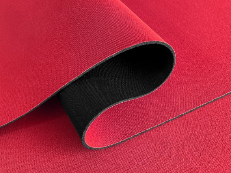 画像4: 【120×50cm単位】ウェットスーツ風 カラフル ウレタンシート 弾力 やや薄手 生地【赤/黒】 (4)