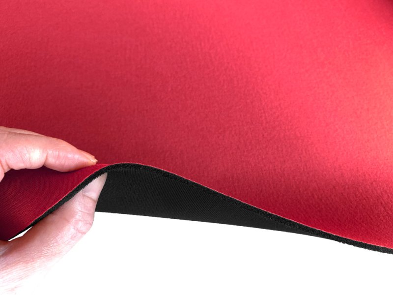 画像6: 【120×50cm単位】ウェットスーツ風 カラフル ウレタンシート 弾力 やや薄手 生地【赤/黒】 (6)