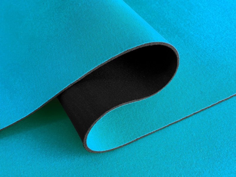 画像4: 【120×50cm単位】ウェットスーツ風 カラフル ウレタンシート 弾力 やや薄手 生地【水色/黒】 (4)