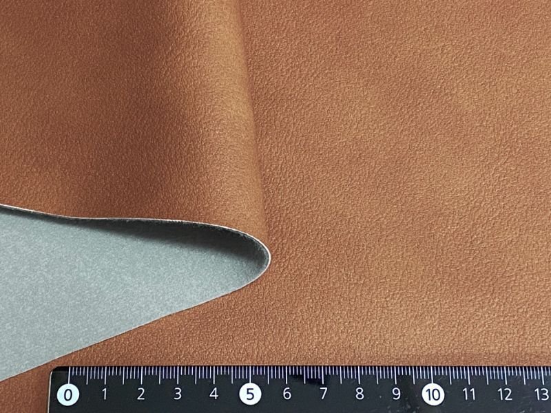 画像2: もっちり厚手 ソフト 合皮レザー生地 広幅 伸縮 難燃【茶】 (2)