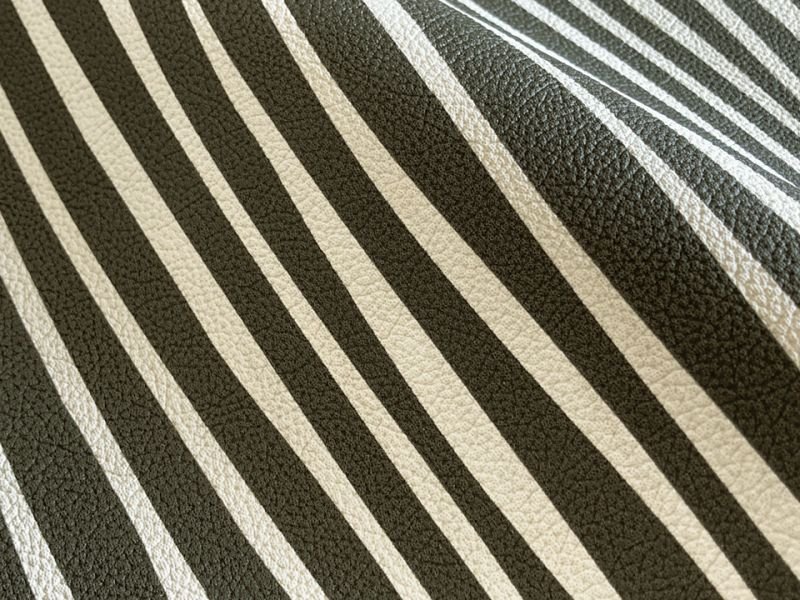 画像3: 合皮レザー生地 アニマル 難燃 【ゼブラ柄】 (3)